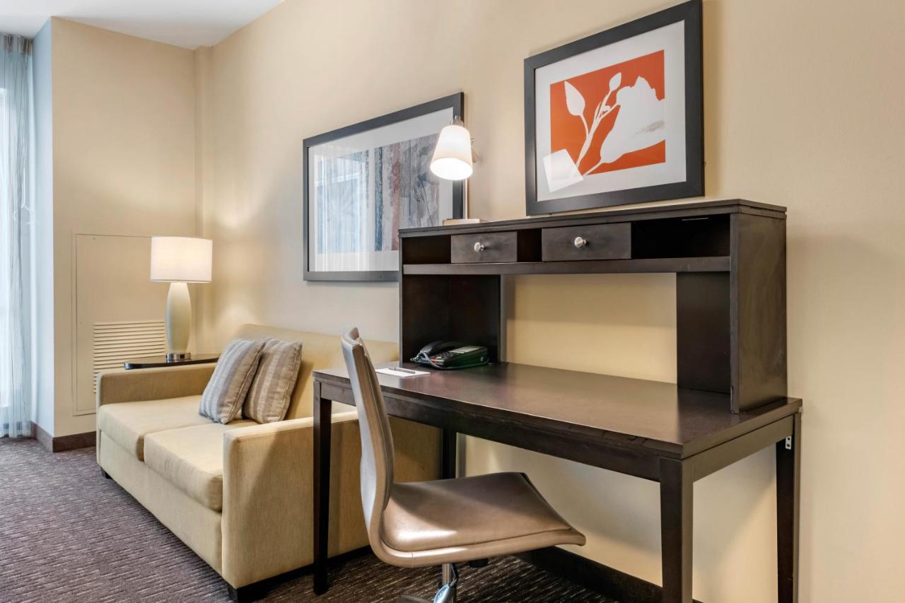 One-Bedroom with Two Queen Beds and Hearing Accessible Roll In Shower - Non-Smoking at Staybridge Suites St. Petersburg Downtown by IHG