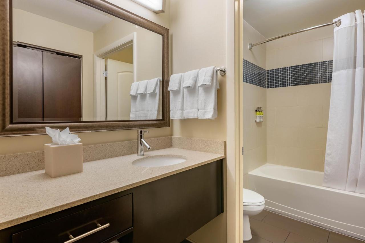 Deluxe Room at Staybridge Suites St. Petersburg Downtown by IHG