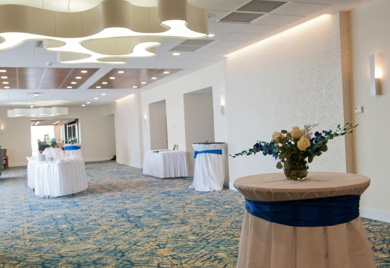 | Crowne Plaza Suites Pittsburgh South