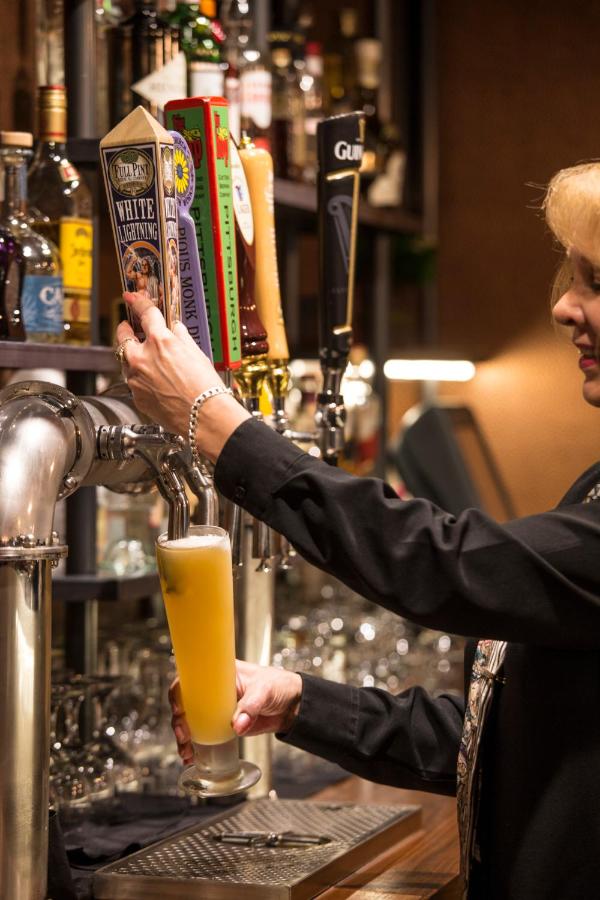 | Crowne Plaza Suites Pittsburgh South