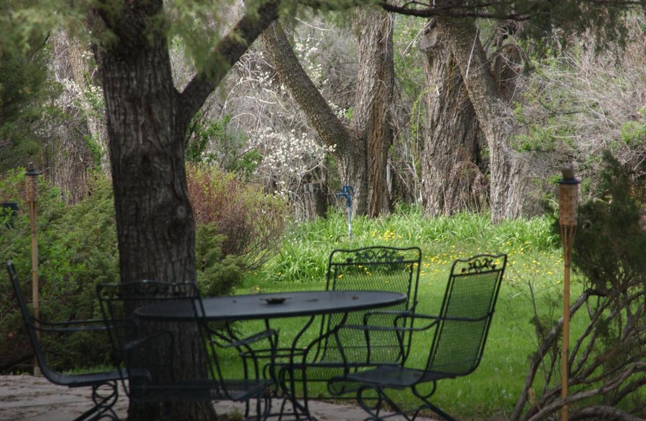 | Touchstone Inn