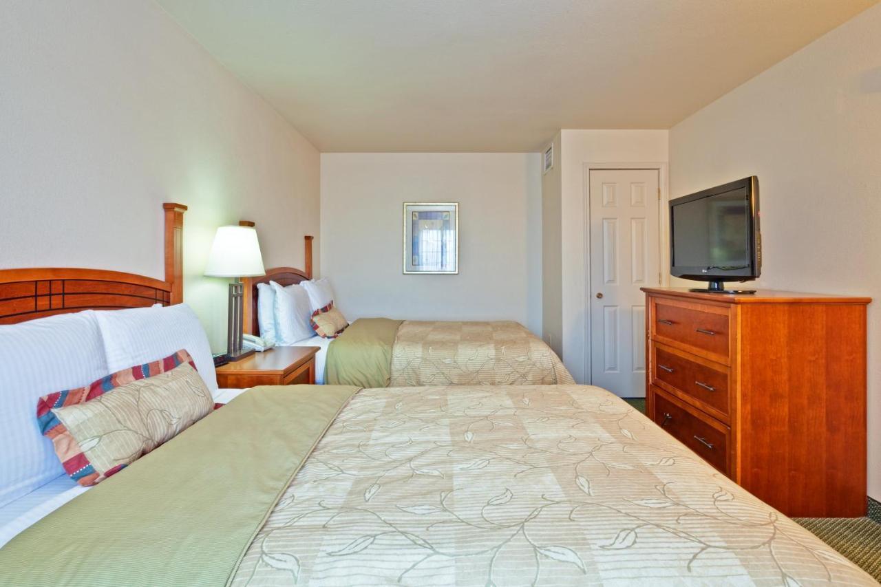 | Staybridge Suites Glenview, an IHG Hotel