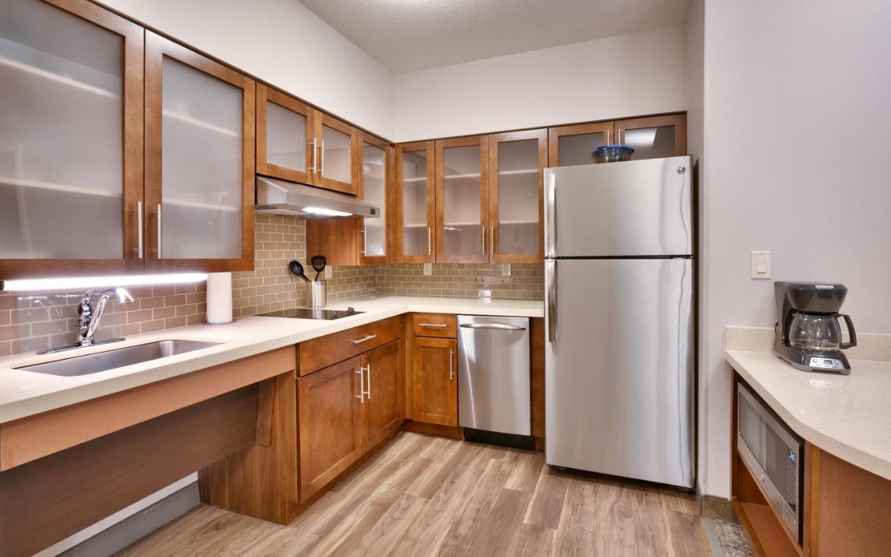 One-Bedroom Queen Room with Accessible Roll In Shower - Non-Smoking at Staybridge Suites Gainesville I-75, an IHG Hotel