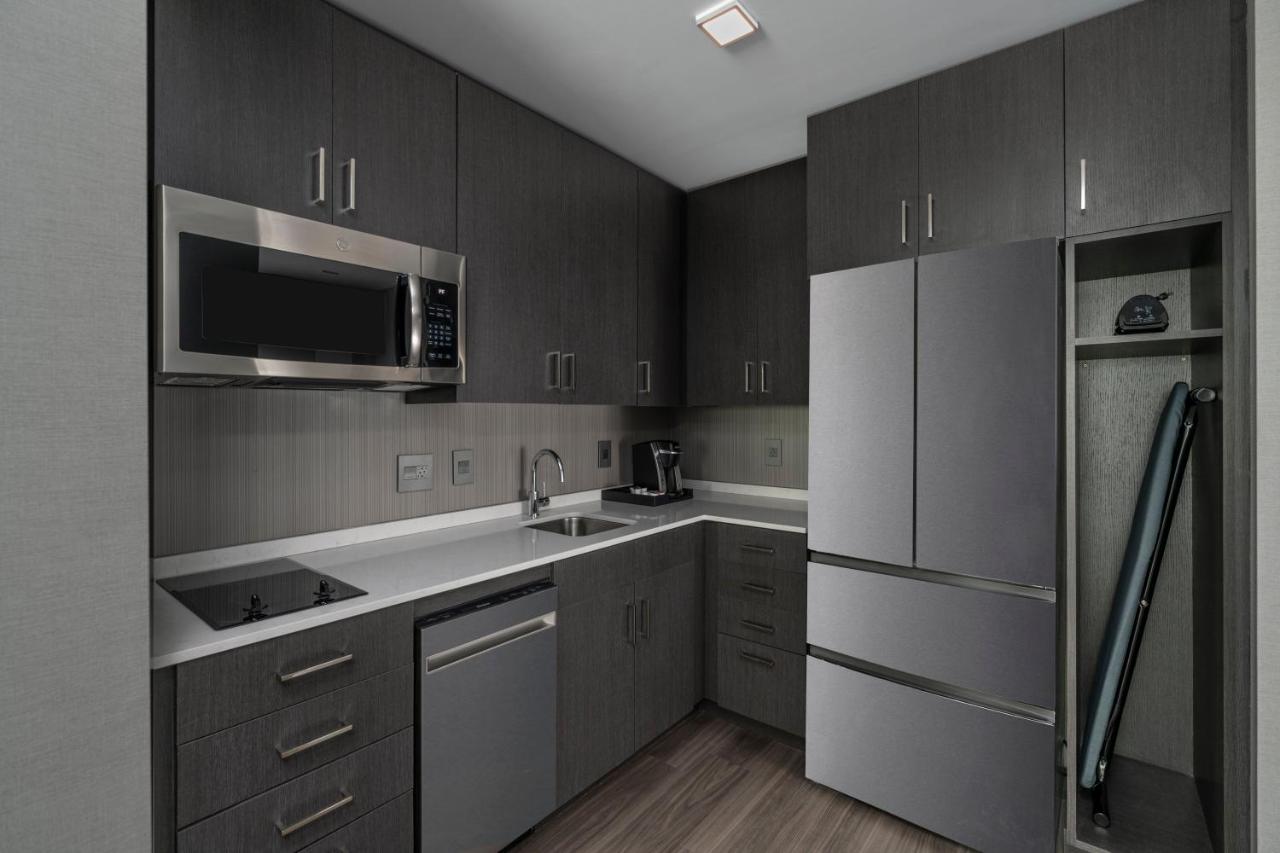 Studio King Corner Room - Non-Smokng at Staybridge Suites Boston Logan Airport - Revere by IHG
