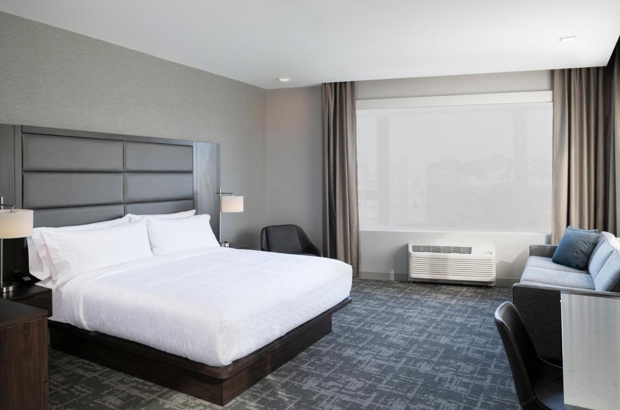 Studio King Corner Room - Non-Smokng at Staybridge Suites Boston Logan Airport - Revere by IHG