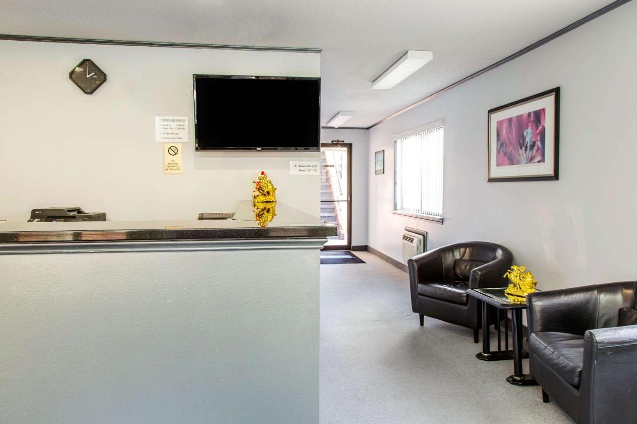 | Rodeway Inn Groton