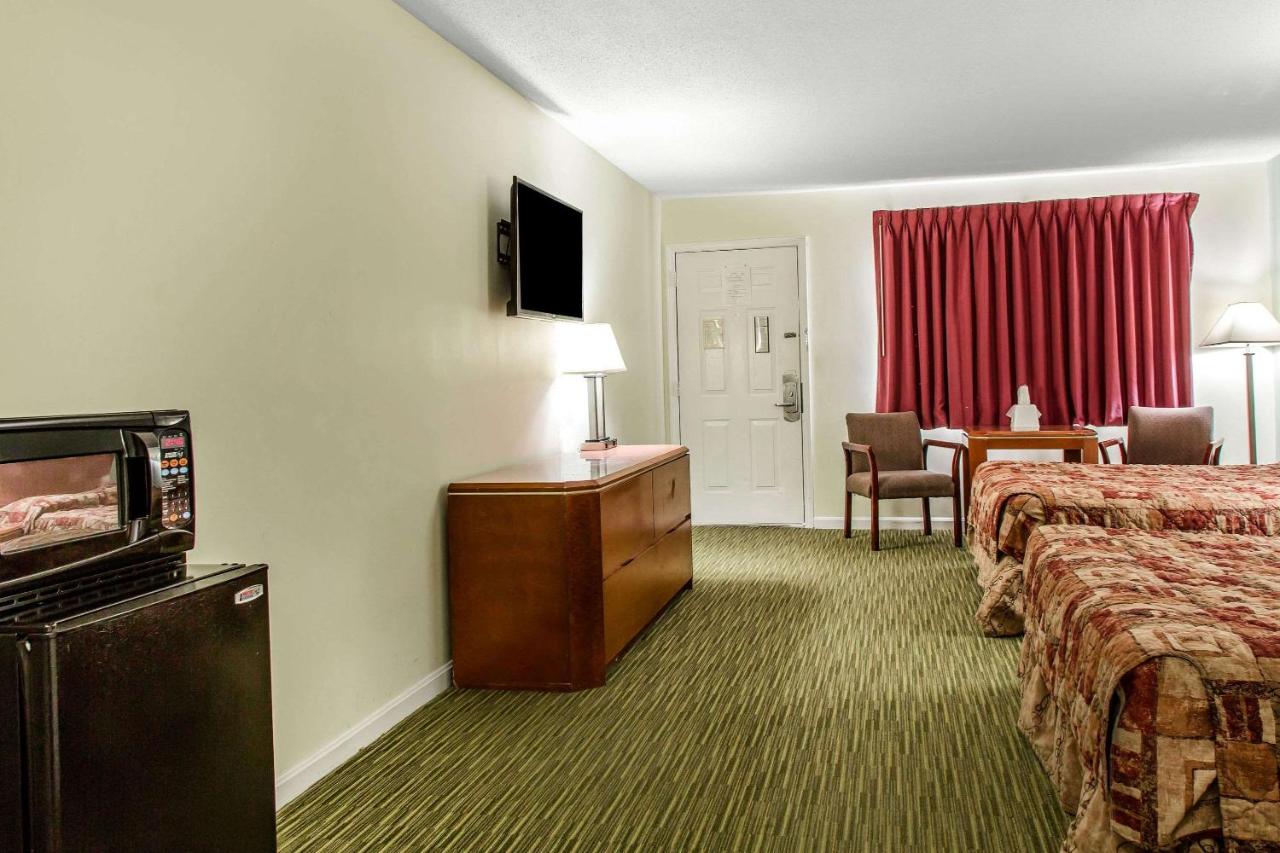 | Rodeway Inn Groton