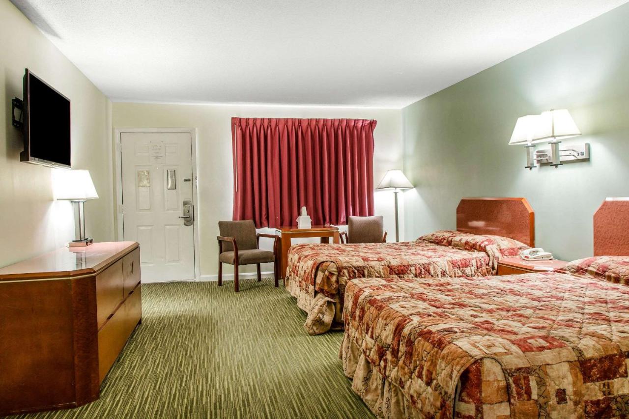 | Rodeway Inn Groton