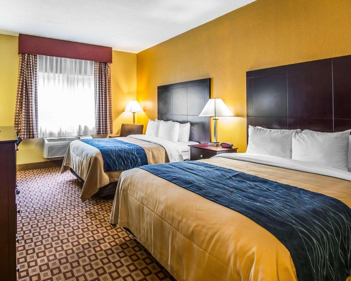 Queen Room with Two Queen Beds - Non-Smoking at Quality Inn Plant City - Lakeland