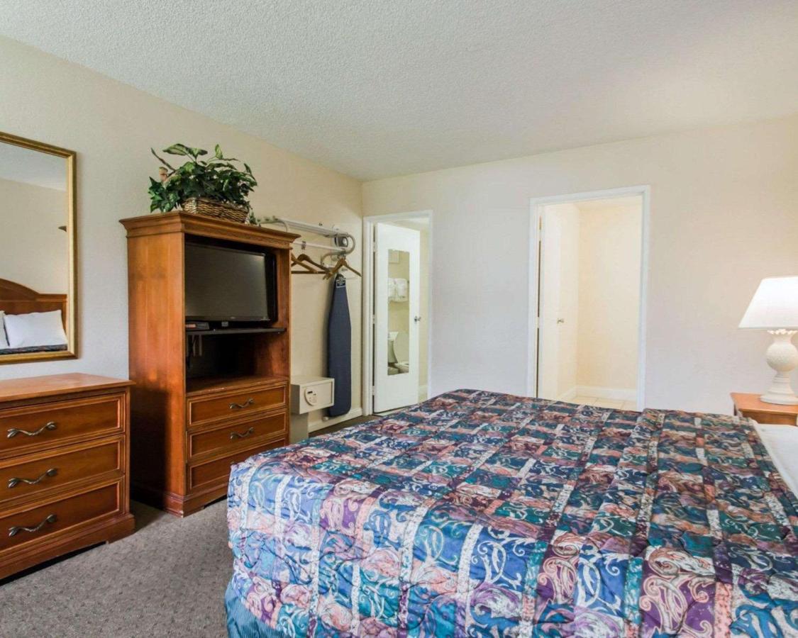 | Main Gate Kissimmee Formally Road Way Inn