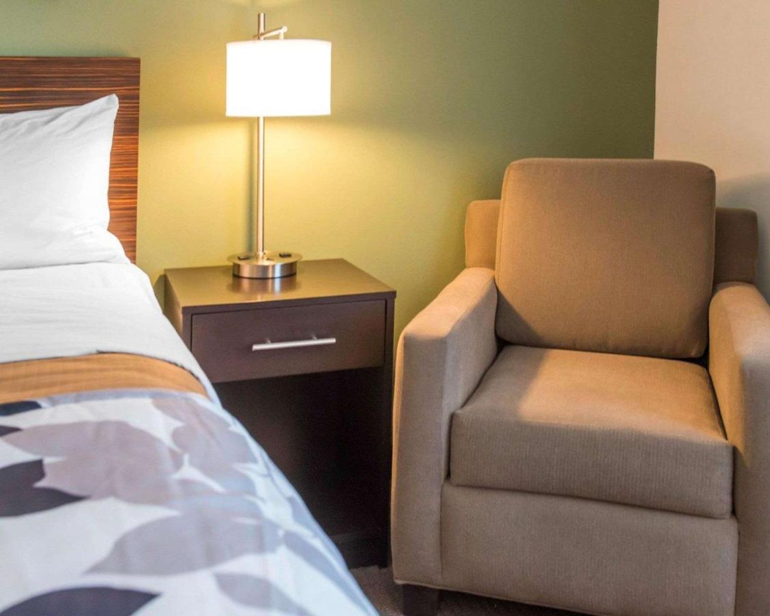 | Sleep Inn & Suites Defuniak Springs