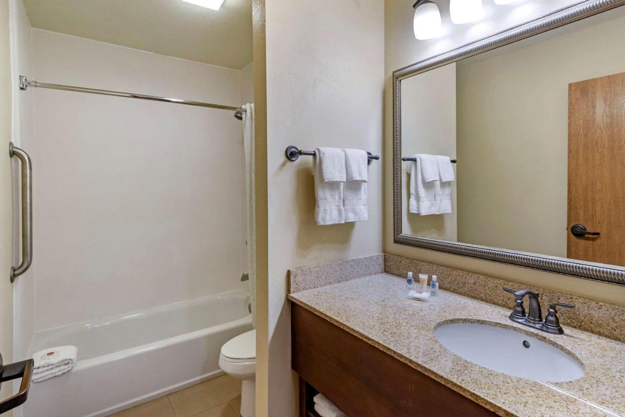 | Comfort Inn & Suites Blue Ridge