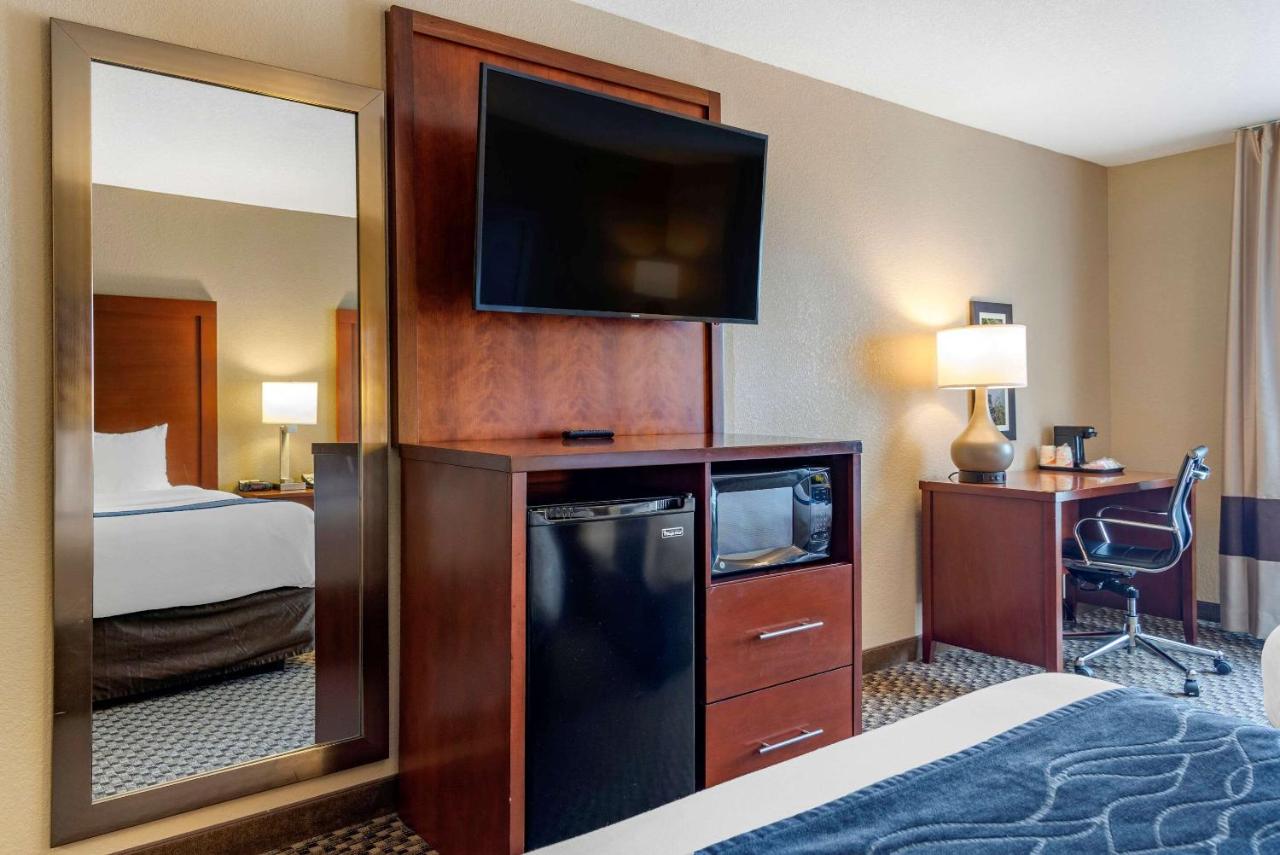 | Comfort Inn & Suites Blue Ridge