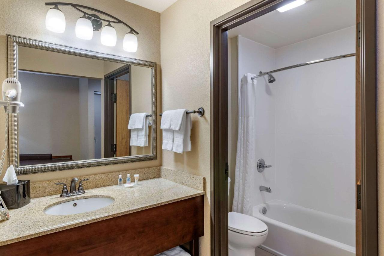 | Comfort Inn & Suites Blue Ridge