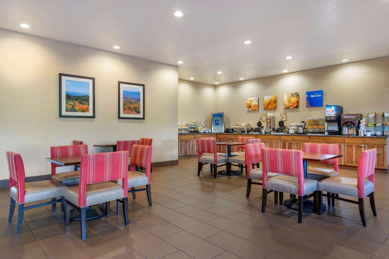 | Comfort Inn & Suites Blue Ridge