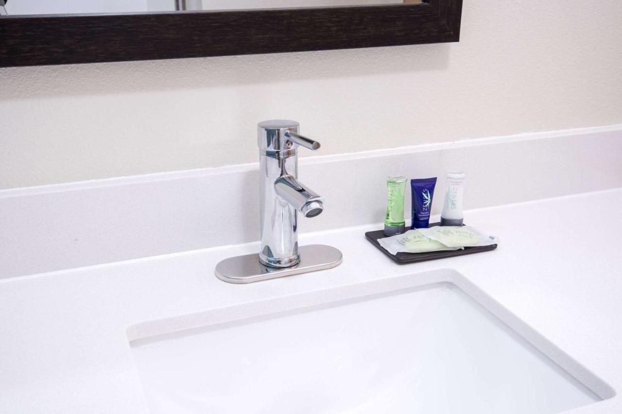 King Suite at Sleep Inn & Suites Washington near Peoria
