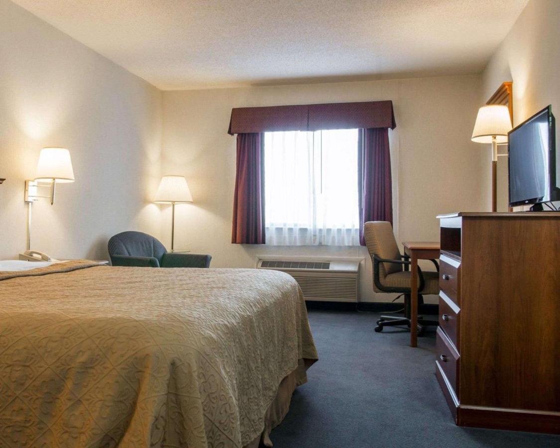 King Room - Non-Smoking at Quality Inn Hudsonville