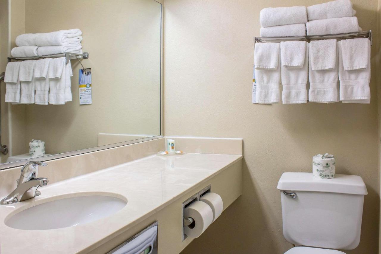 Double Room with Two Double Beds - Accessible/Non-Smoking at Quality Inn Kirksville