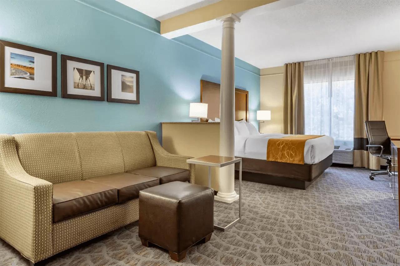 King Suite - Non-Smoking at Comfort Suites Southport - Oak Island
