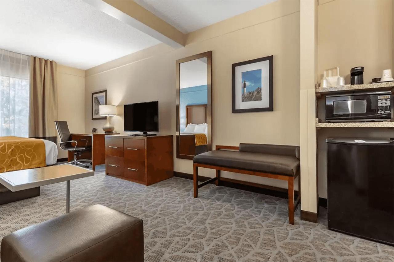 King Room - Accessible/Non-Smoking at Comfort Suites Southport - Oak Island