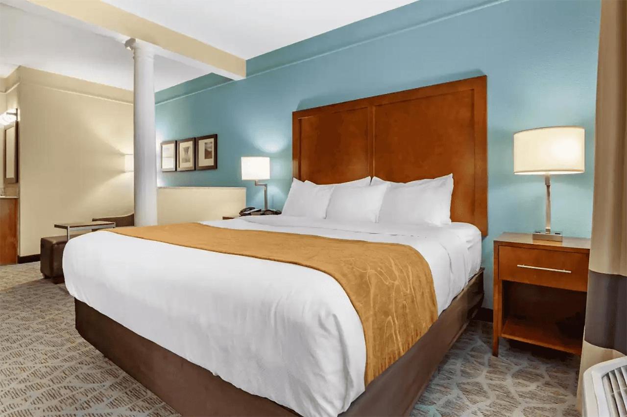 King Room - Accessible/Non-Smoking at Comfort Suites Southport - Oak Island