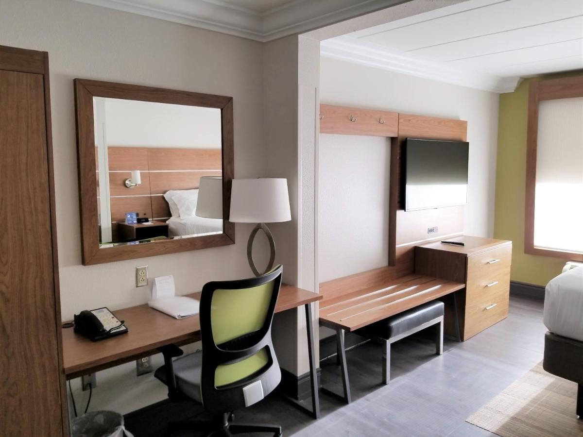King Room - Hearing Accessible - Roll-in Shower at Holiday Inn Express Columbia NE - Fort Jackson by IHG