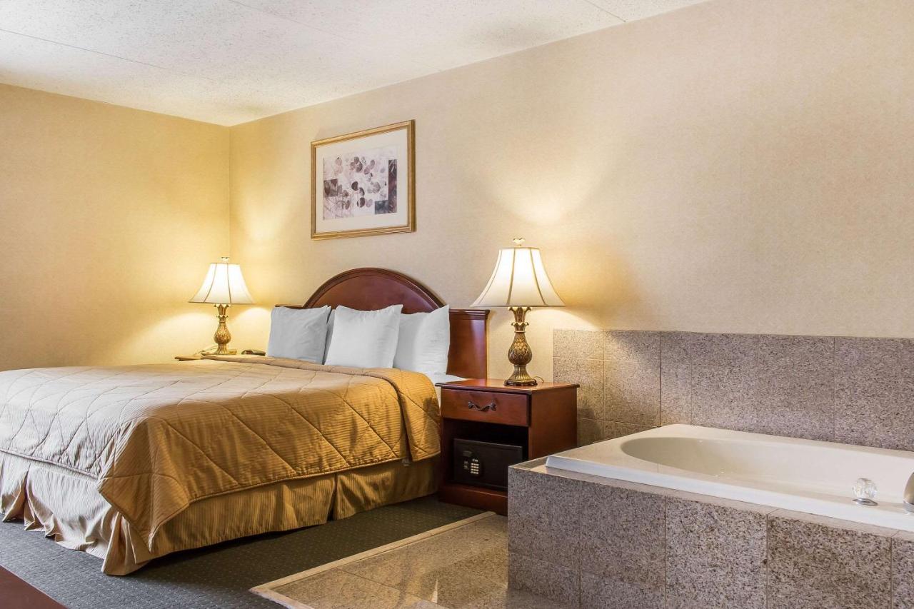 | Quality Inn Hackettstown - Long Valley