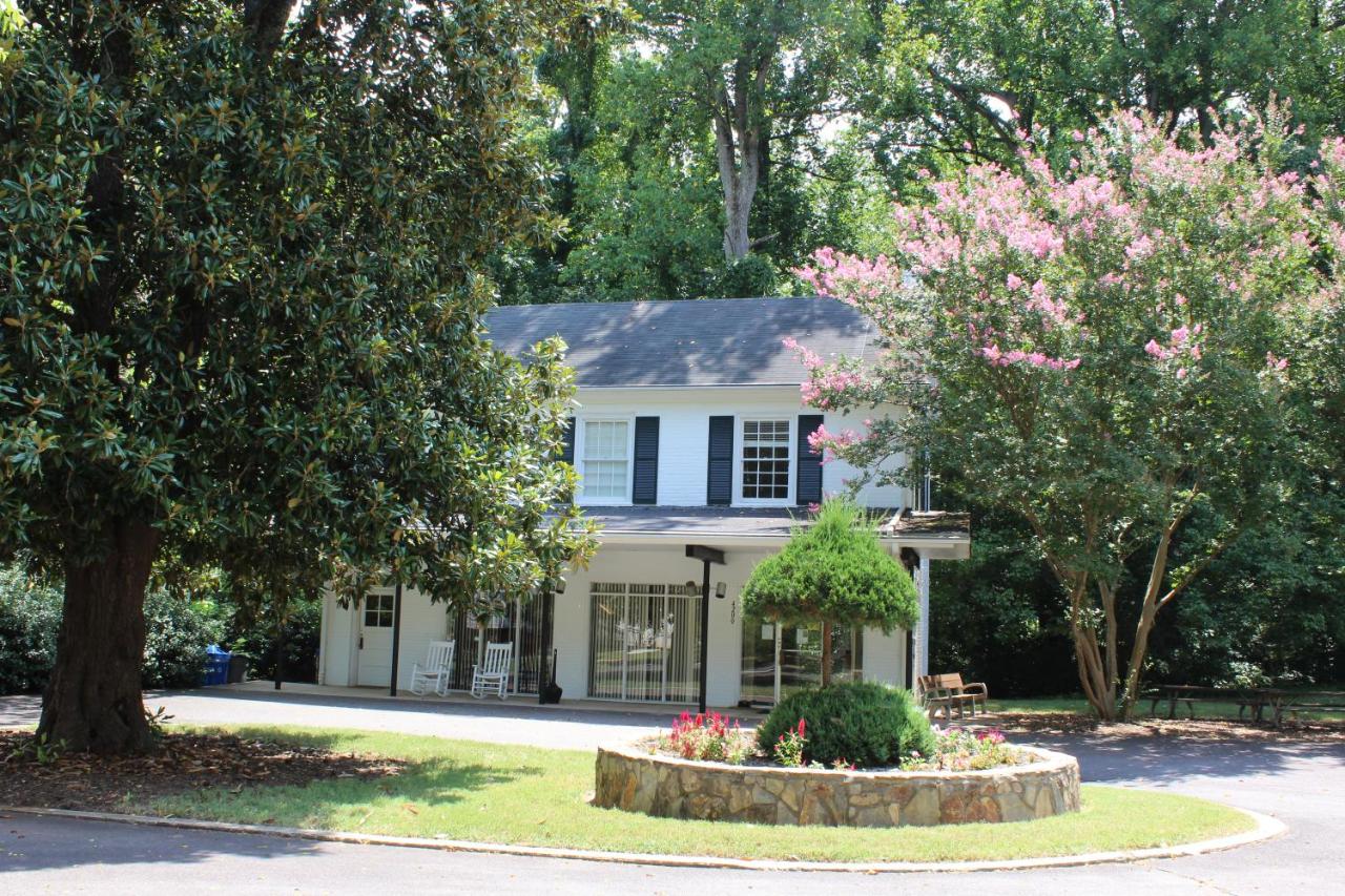 | Providence Manor House Bed & Breakfast