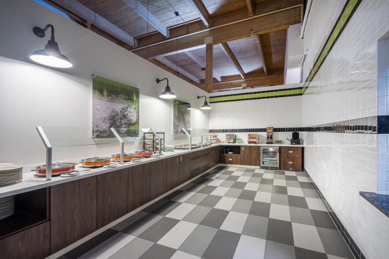  | enVision Hotel & Conference Center Mansfield-Foxboro