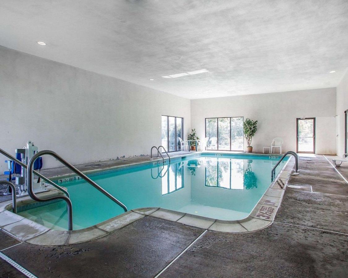 | Quality Inn Midway
