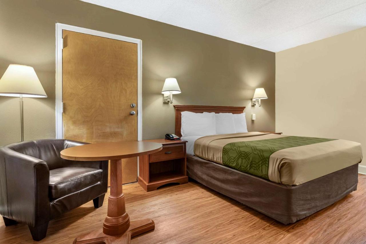 | Econo Lodge Inn & Suites Lugoff