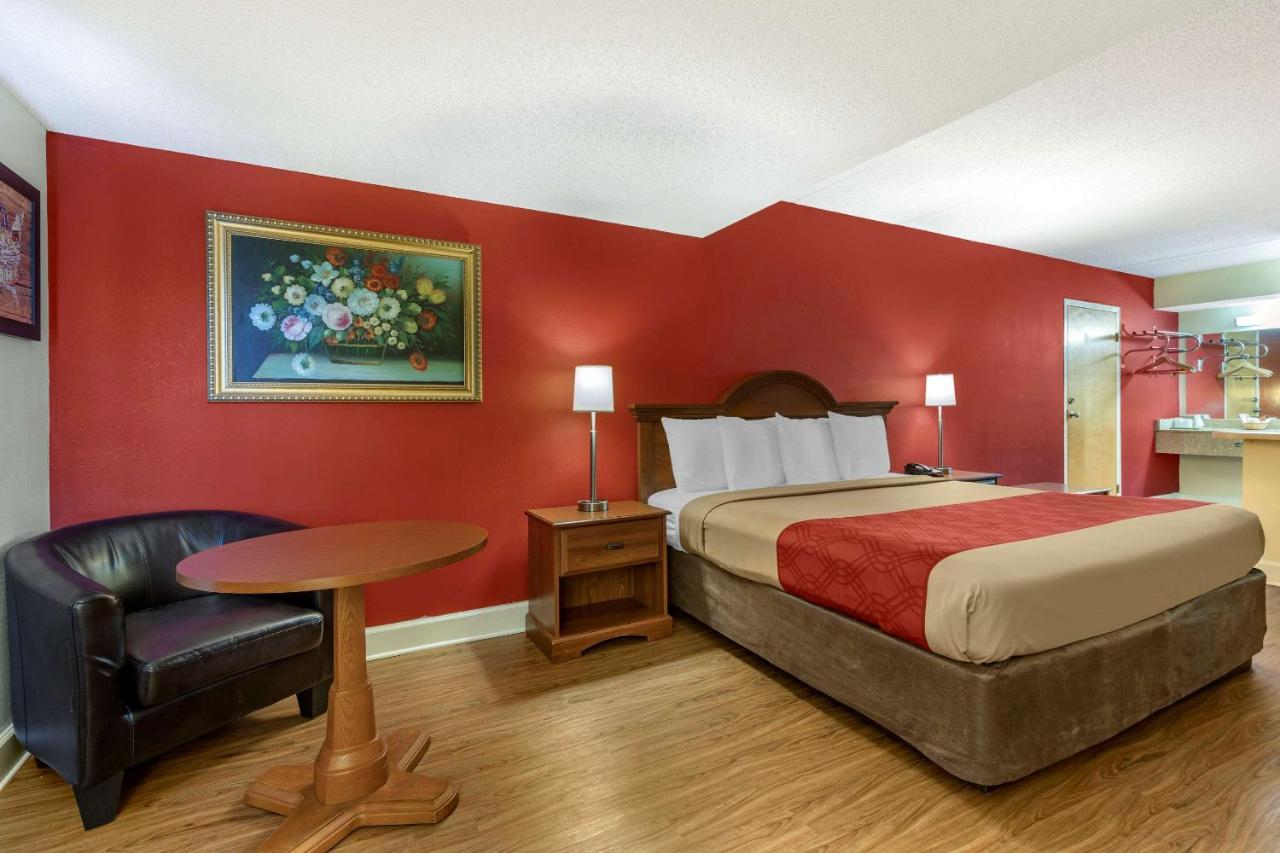 | Econo Lodge Inn & Suites Lugoff