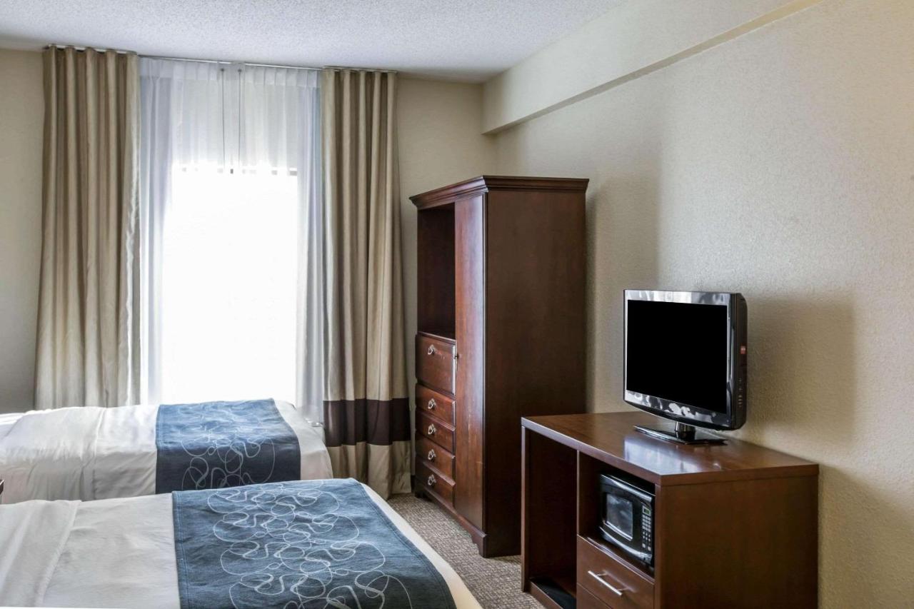 Double Suite with Two Double Beds - Non-Smoking at Quality Suites Morristown West