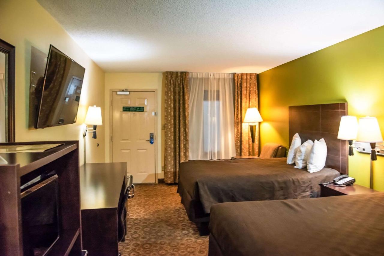 Double Room with Two Double Beds at Rodeway Inn & Suites Clarksville near Governors Square Mall