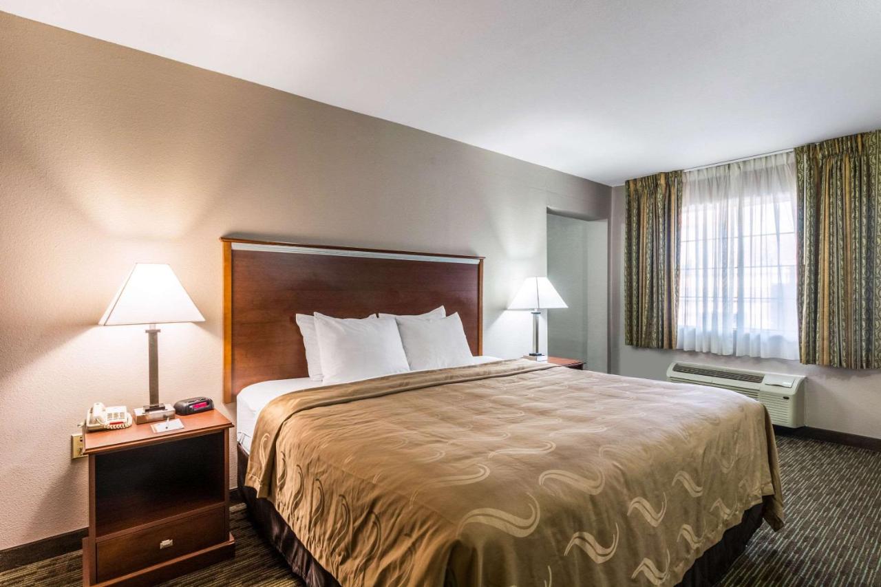 King Room - Non-Smoking/Ground Floor at Quality Inn University near Downtown