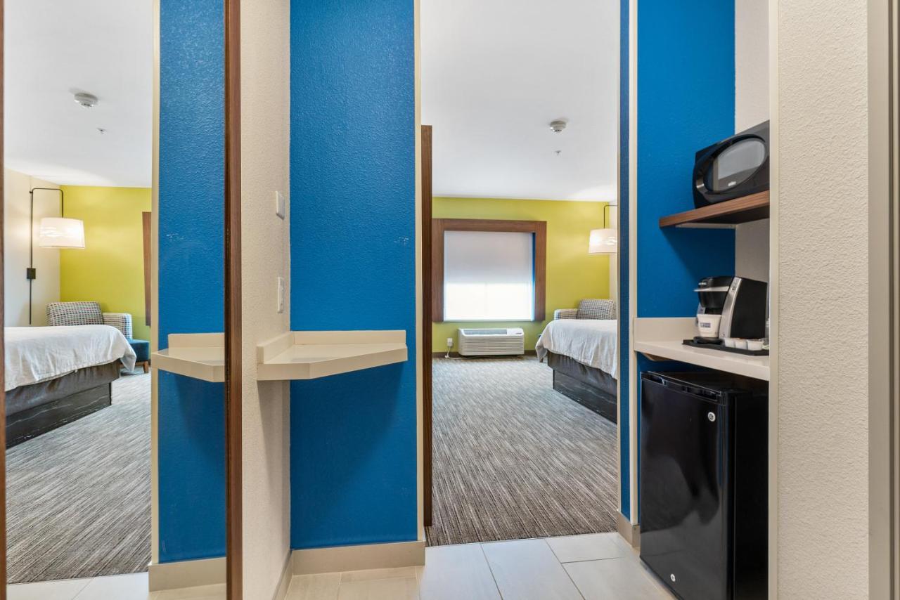 Deluxe King Room at Holiday Inn Express Suites Van Buren-Ft Smith Area by IHG