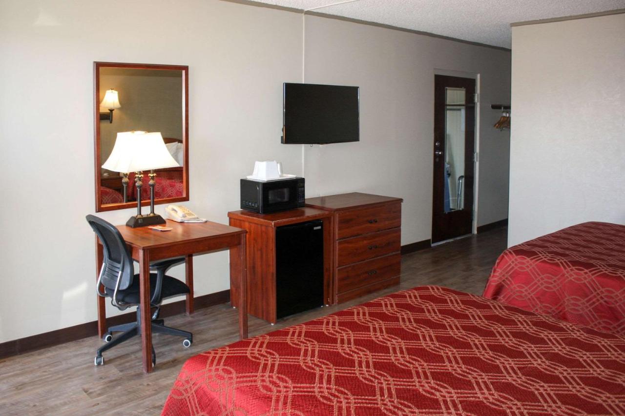 | Econo Lodge Salina Scenic Route 89 & I-70