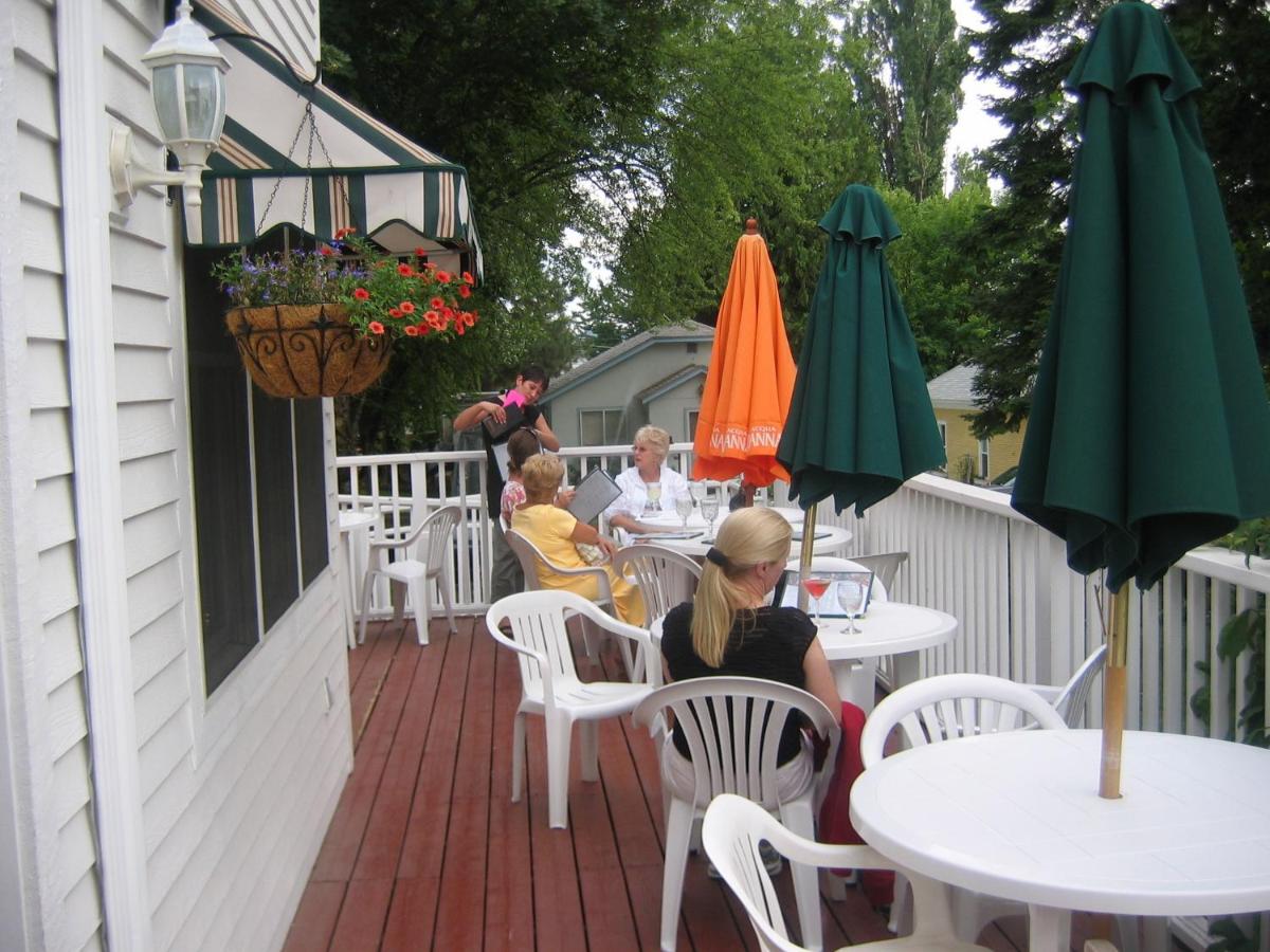  | Greenbriar Inn