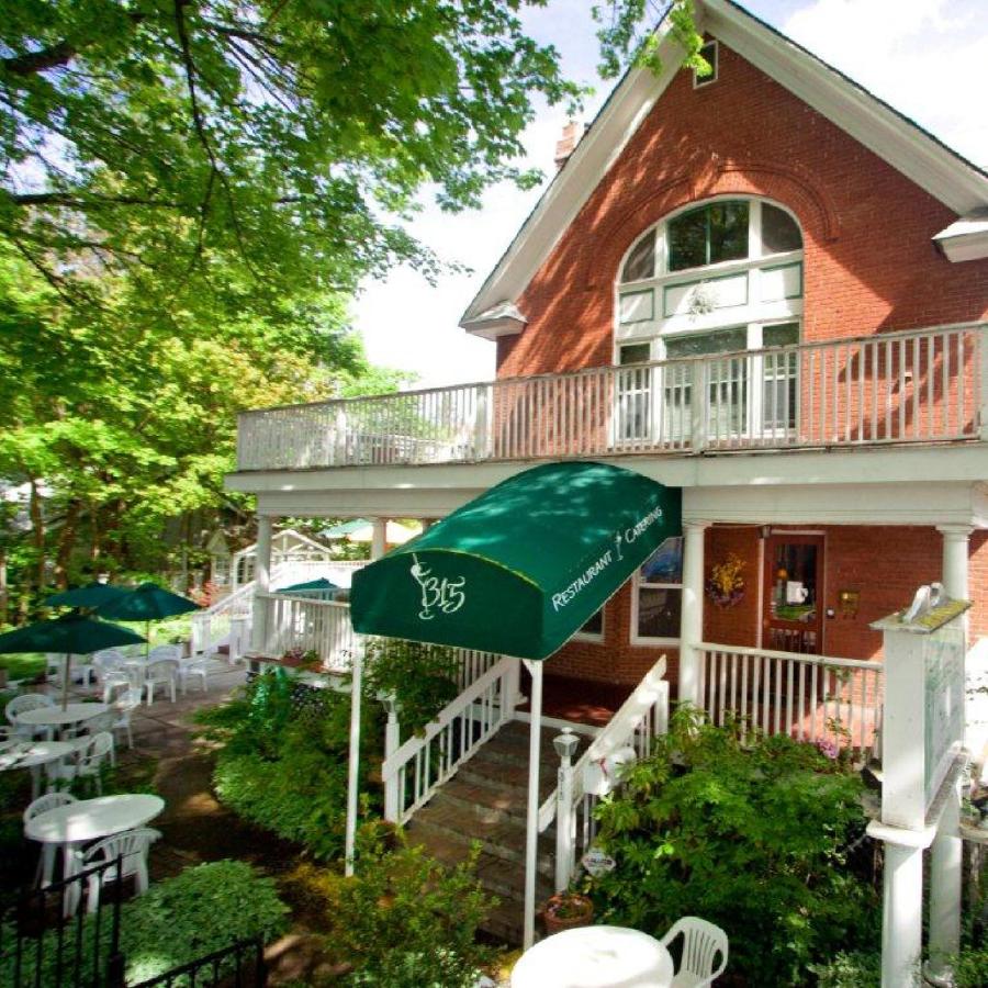 | Greenbriar Inn
