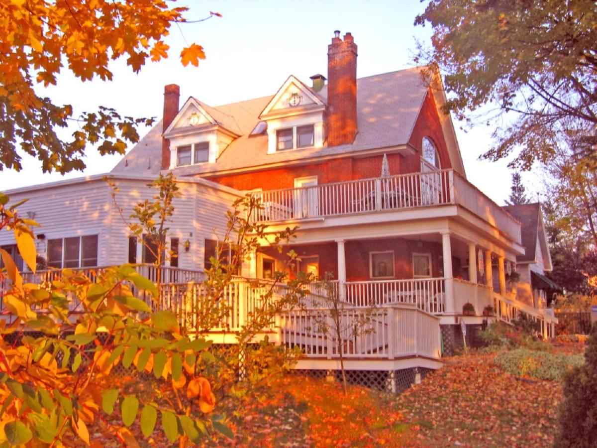  | Greenbriar Inn