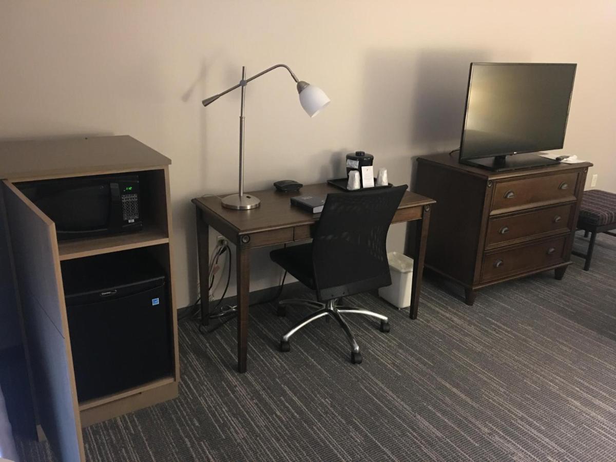 King Room - Disability Access at Country Inn & Suites by Radisson, Grand Rapids East, MI