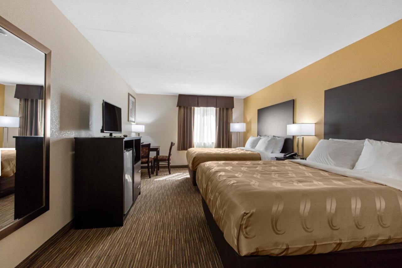 Queen Room with Two Queen Beds - Accessible/Non-Smoking at Quality Inn & Suites Metropolis I-24