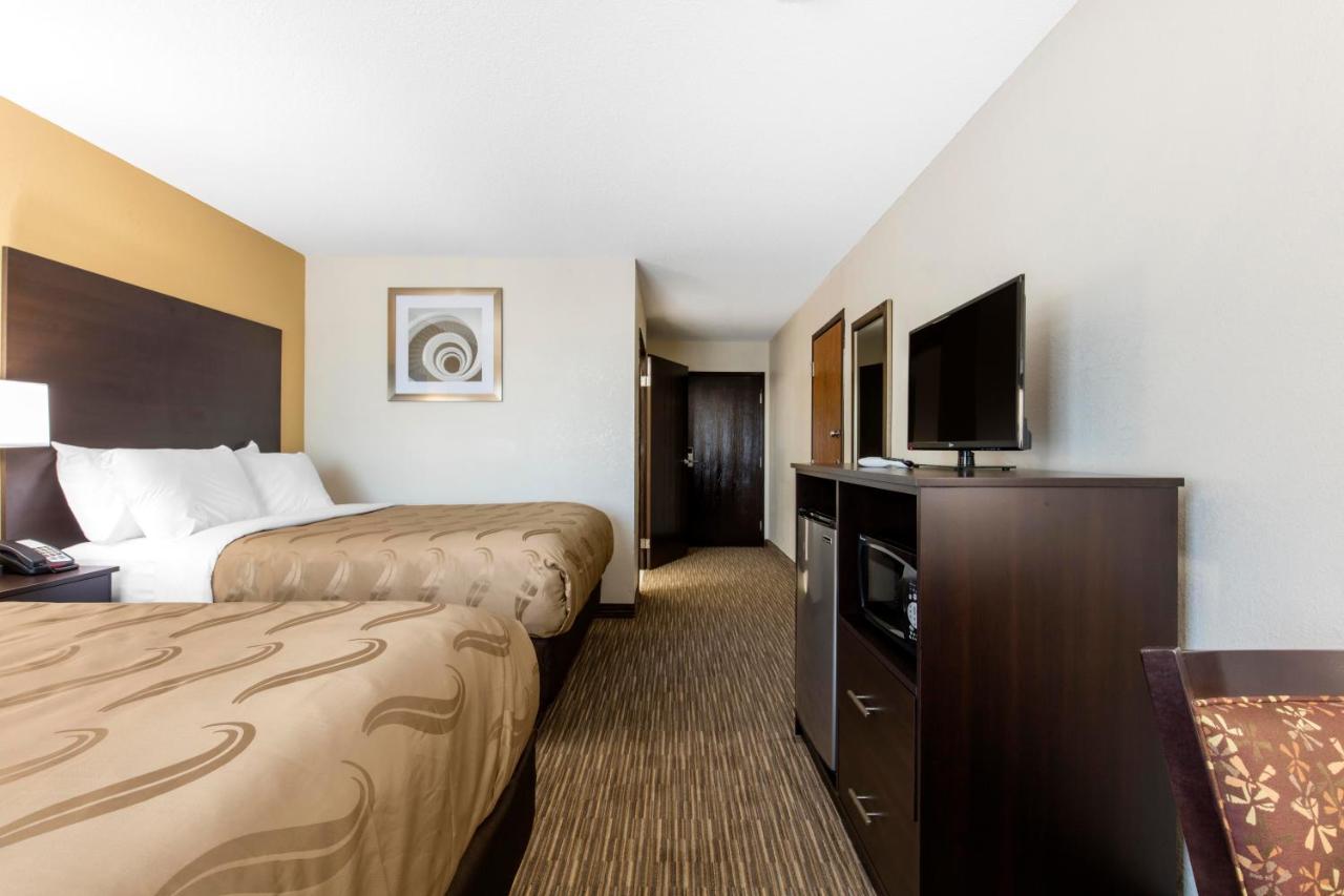 Queen Room with Two Queen Beds - Non-Smoking at Quality Inn & Suites Metropolis I-24