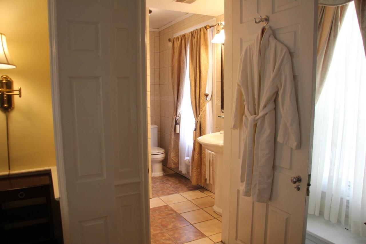 | Morris House Hotel