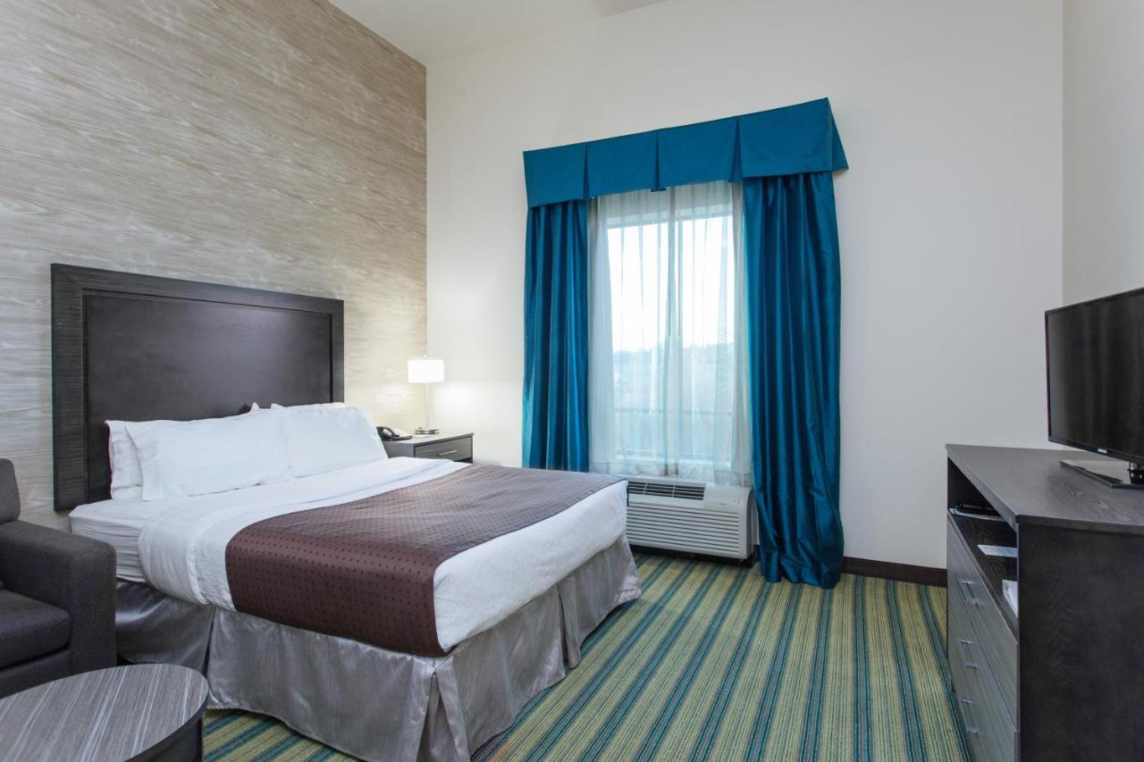  | Holiday Inn Texarkana Arkansas Convention Center, an IHG Hotel
