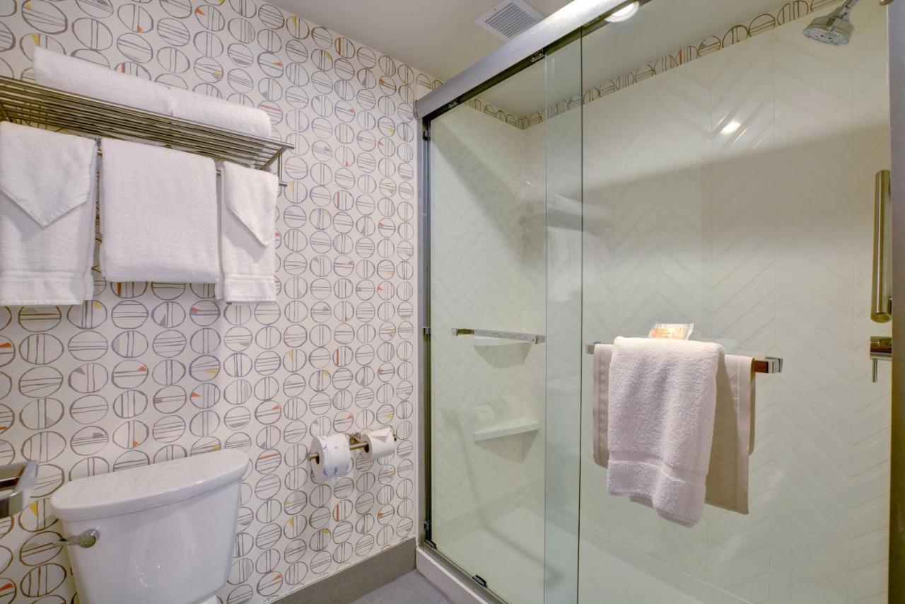 Standard Room at Holiday Inn Salem, an IHG Hotel