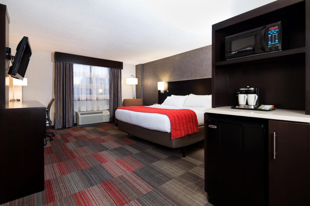  | Holiday Inn Milwaukee Riverfront, an IHG Hotel