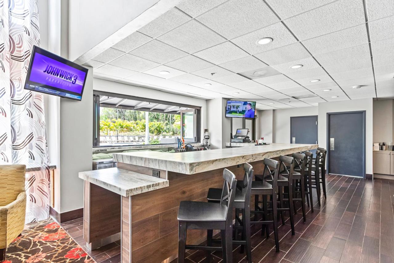| Holiday Inn - St. Petersburg West, an IHG Hotel