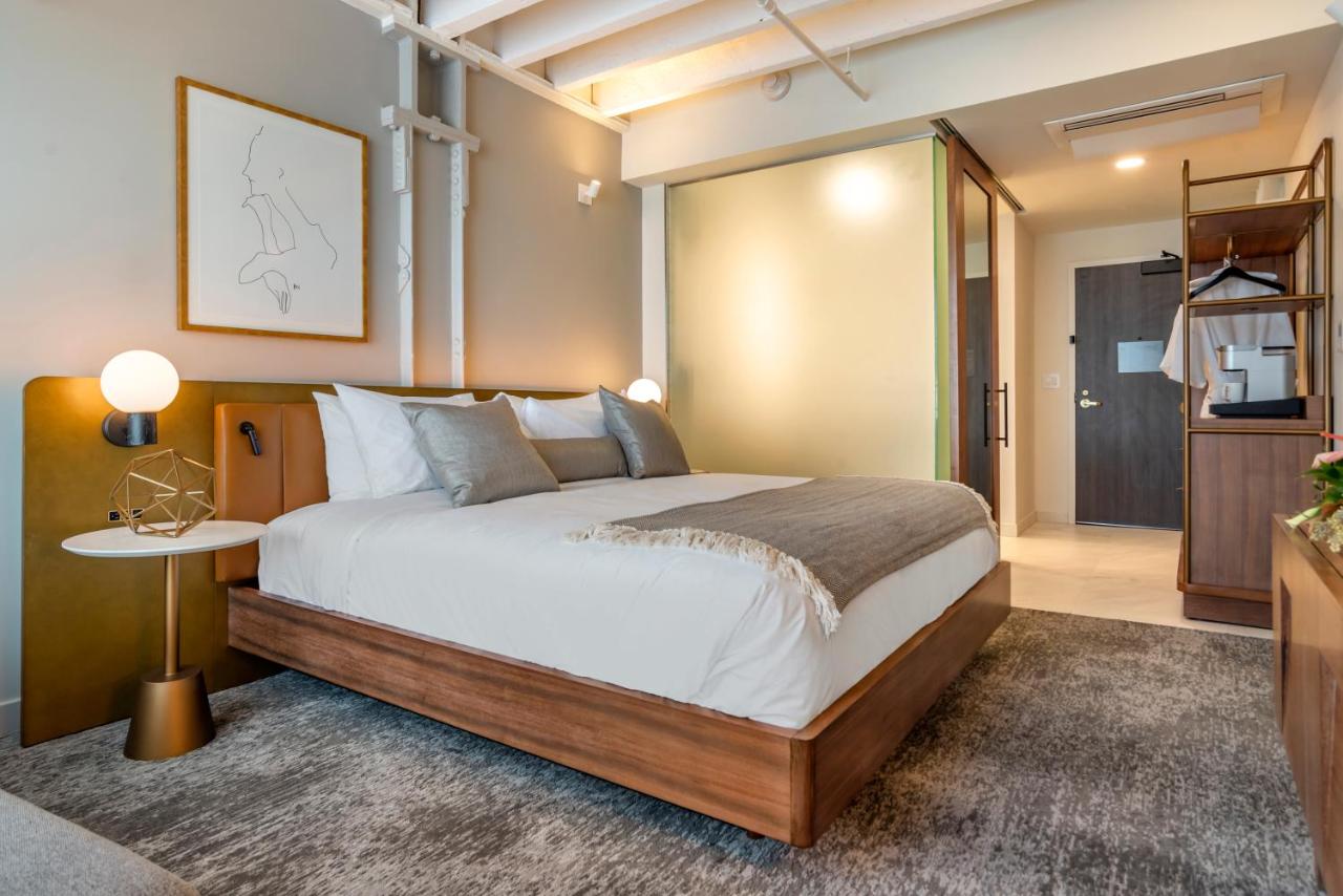 King Room at ONE11 Hotel
