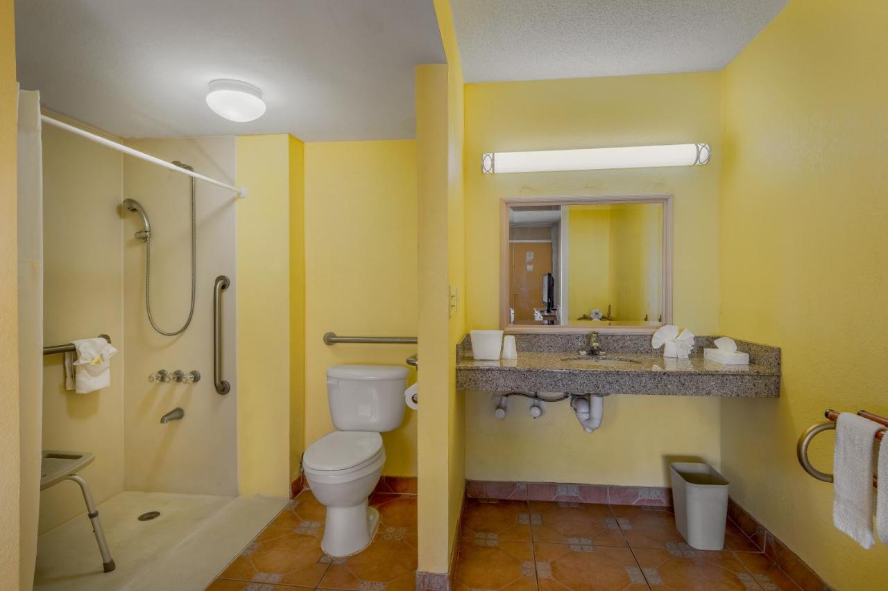 | Bayside Inn Pinellas Park - Clearwater